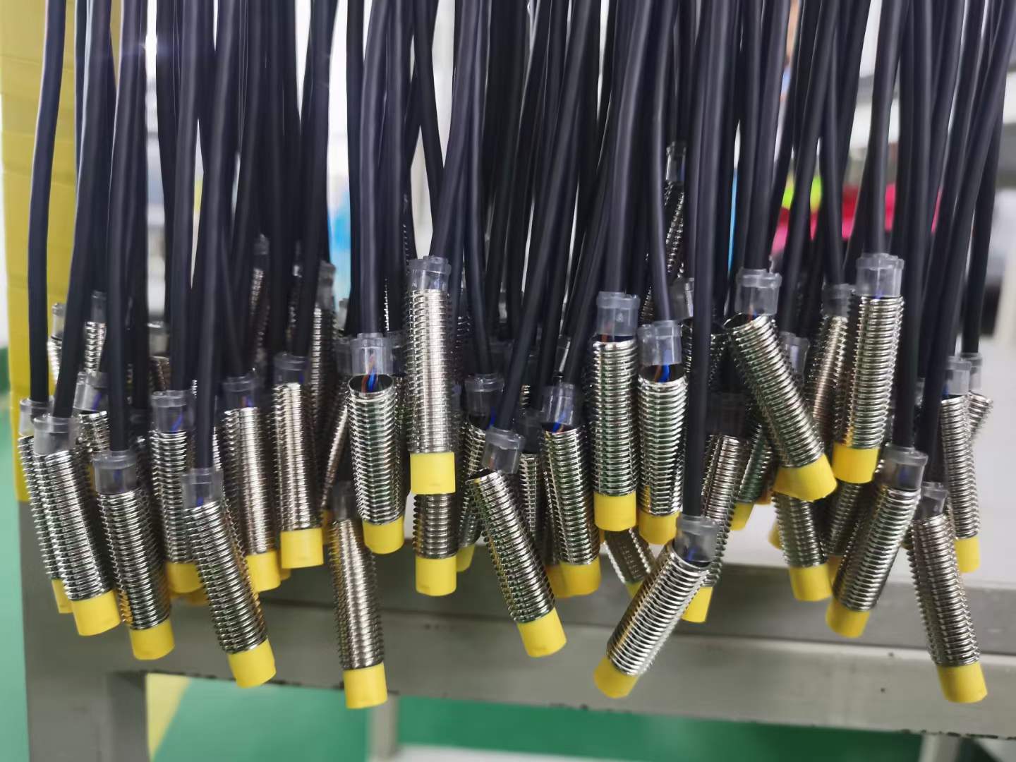 PNP型和NPN型接近开关之间的区别 PNP型和NPN型接近开关之间的区别